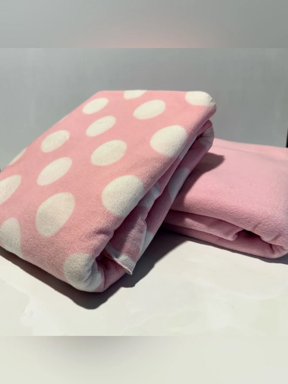 2pc Fleece Blanket Set Standard Reversible Machine Washable Pink Polka Do